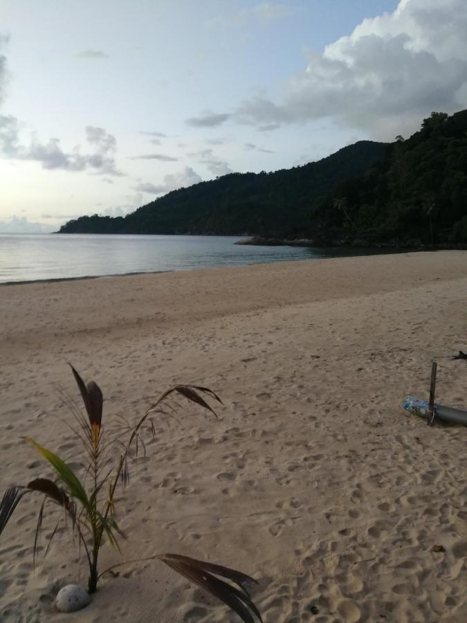 Rainbow Tioman Cottage Kampong Juara ภายนอก รูปภาพ