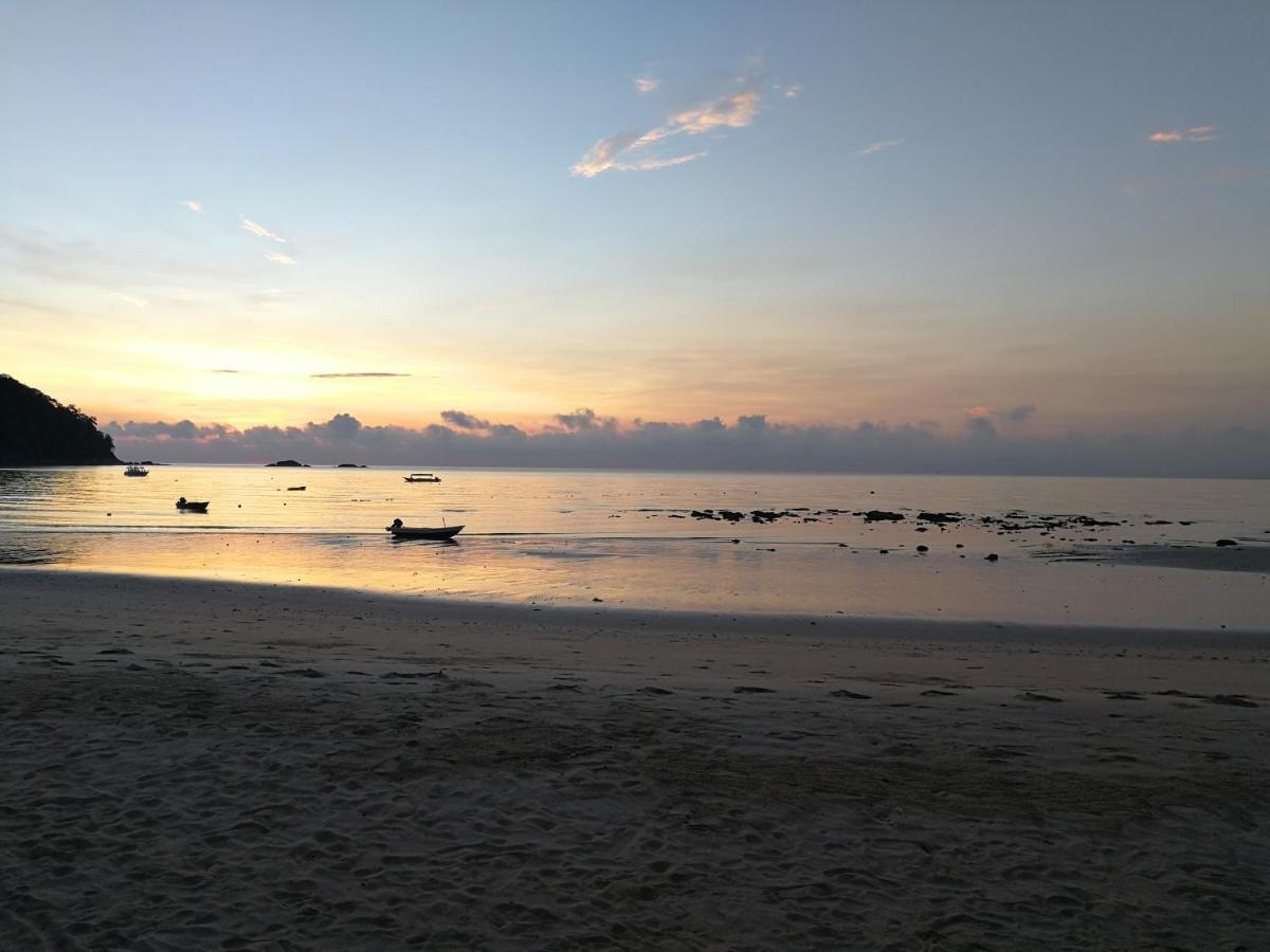 Rainbow Tioman Cottage Kampong Juara ภายนอก รูปภาพ