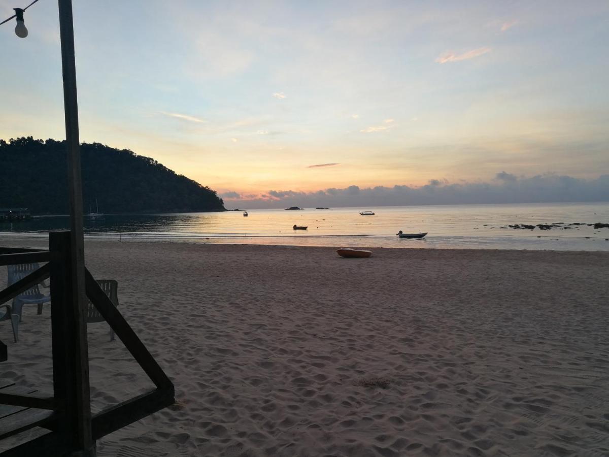 Rainbow Tioman Cottage Kampong Juara ภายนอก รูปภาพ