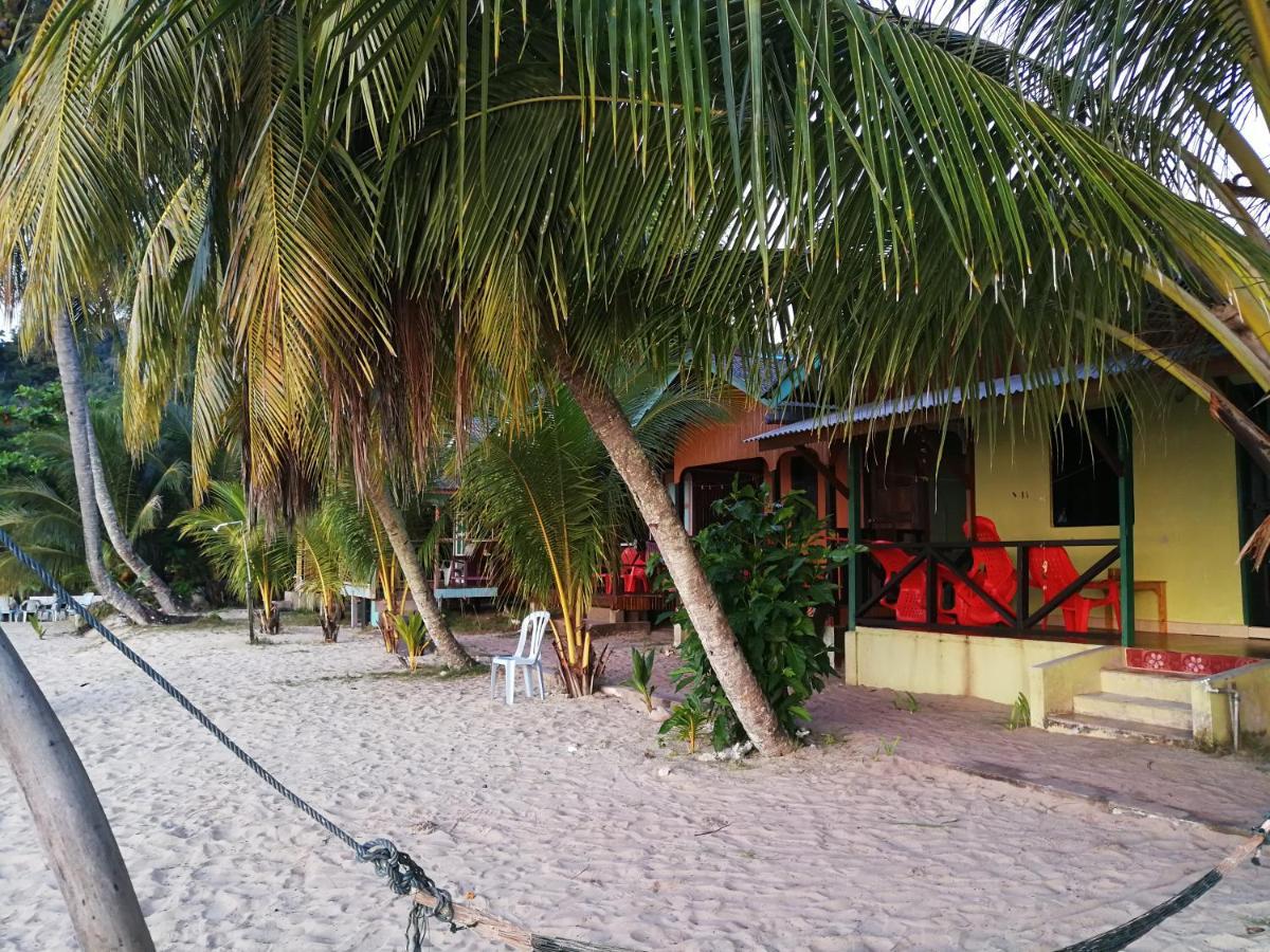 Rainbow Tioman Cottage Kampong Juara ภายนอก รูปภาพ